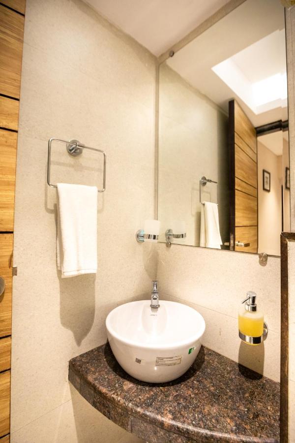 Hotel Pacific Residency - Andheri ムンバイ エクステリア 写真