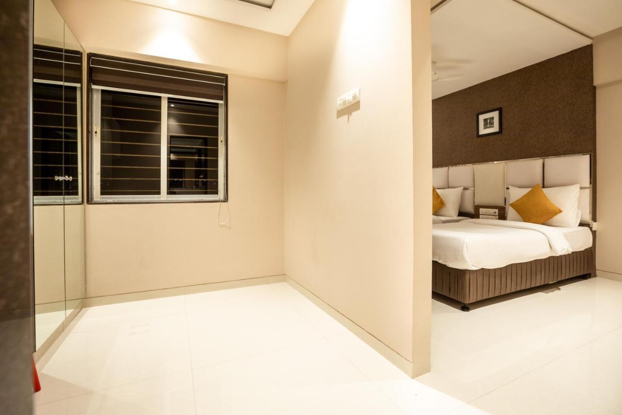 Hotel Pacific Residency - Andheri ムンバイ エクステリア 写真