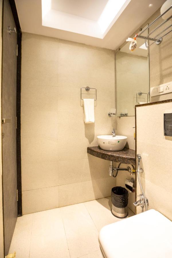 Hotel Pacific Residency - Andheri ムンバイ エクステリア 写真