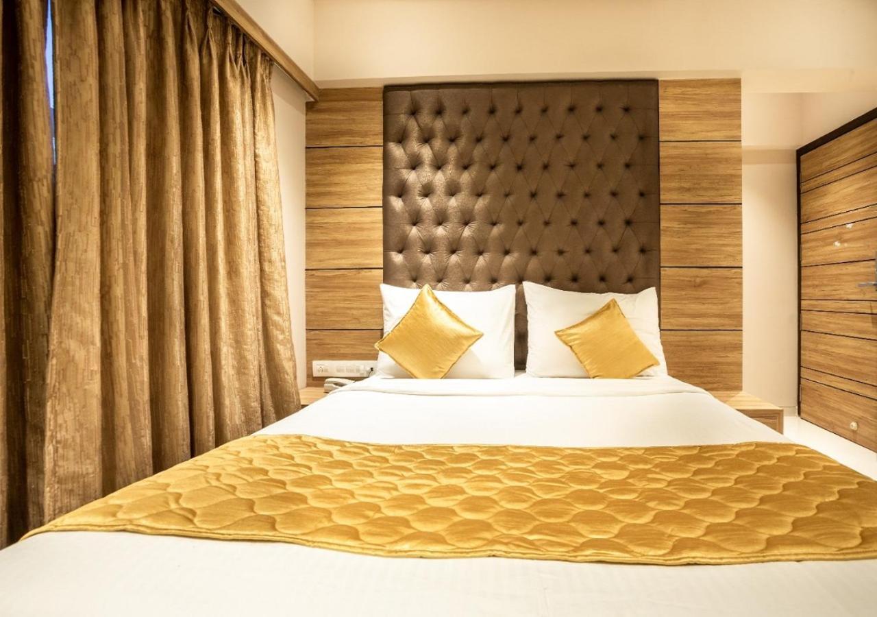 Hotel Pacific Residency - Andheri ムンバイ エクステリア 写真